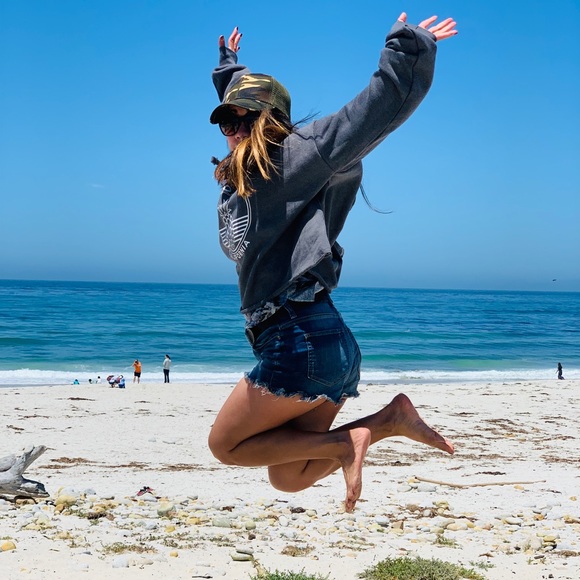 Meet your Posher... ❤️⚡️❤️👽👽🍒🍒 - Picture 12 of 17